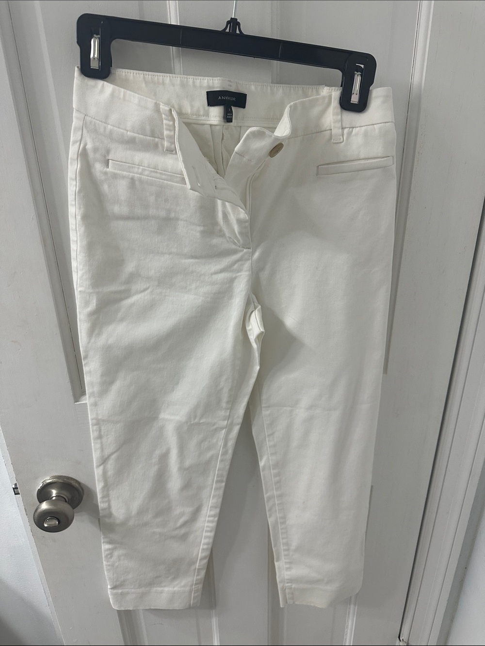 Ann Taylor White Cropped Ankle trouser